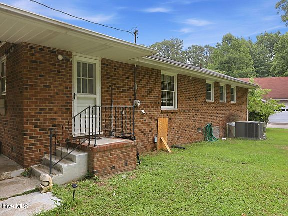2nd image of 1711 Ambleside Drive