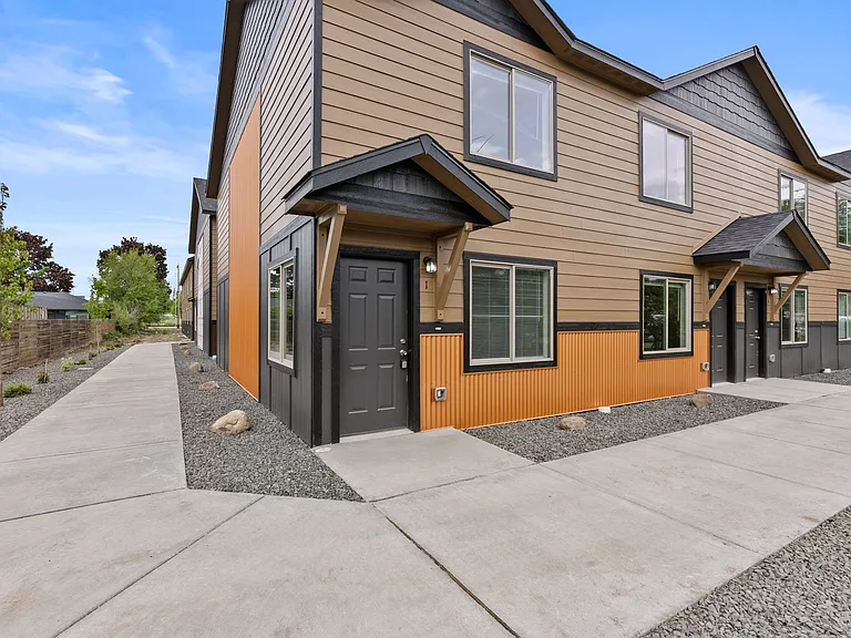Pence Properties Alki — Photo 25