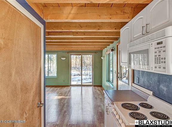 4th image of 2890 Vivian Ln