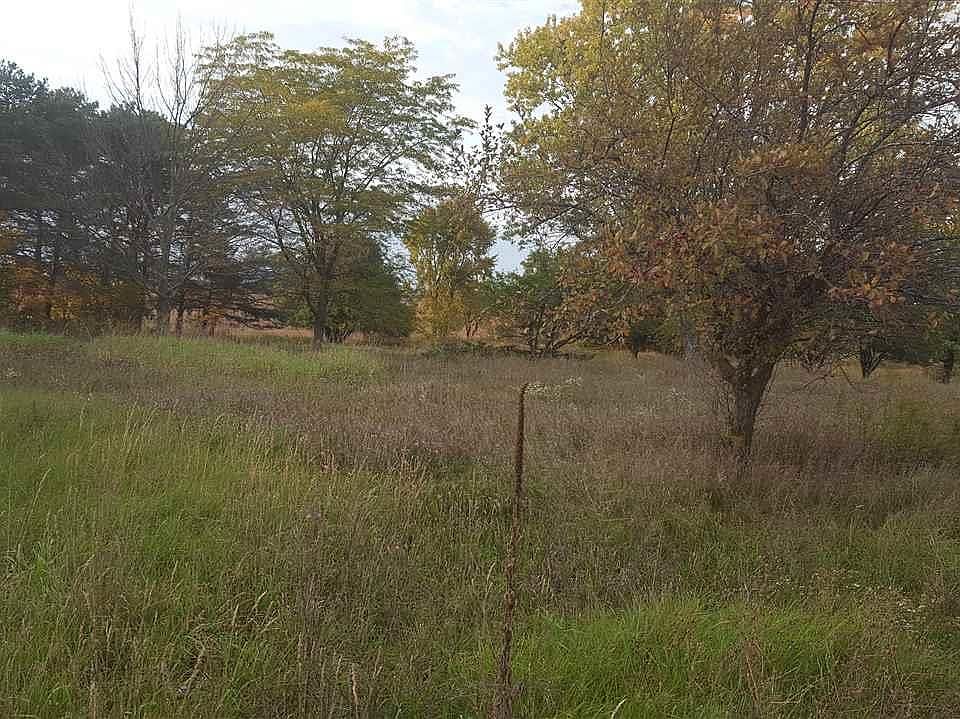 2nd image of 352 W Pickard Rd
