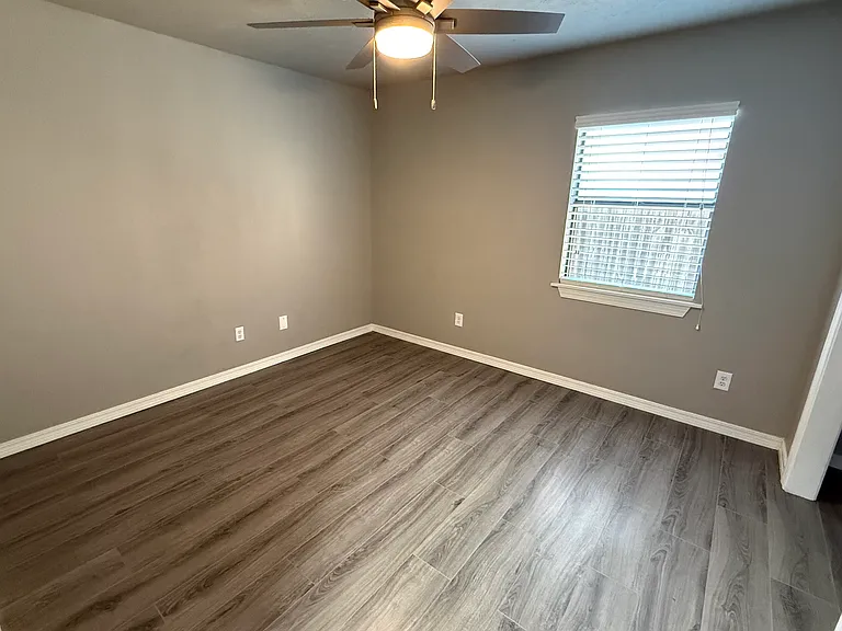 1008 S Lowry St — Photo 10