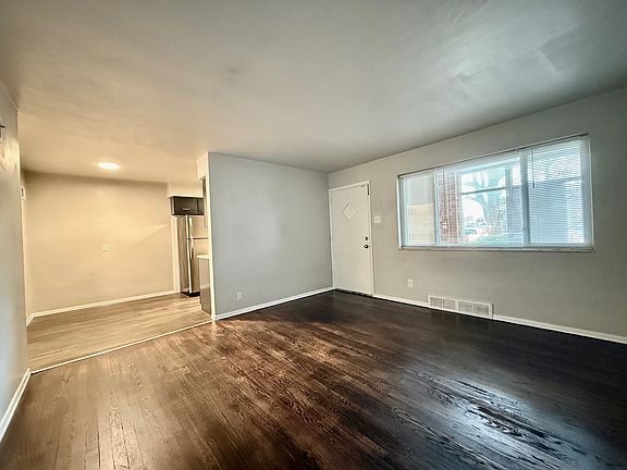 5th image of 3601 Hallmark Ln #C