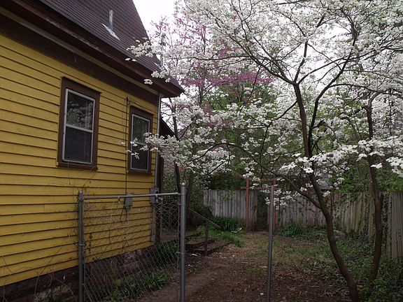 2nd image of 1088 Woodward Ave