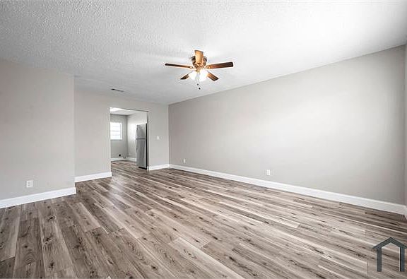 3rd image of 6407 S Roberts Ave APT B