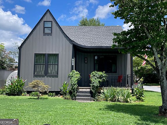 3rd image of 112 Forrest Ave