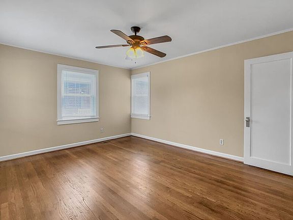 3rd image of 319 18th St E