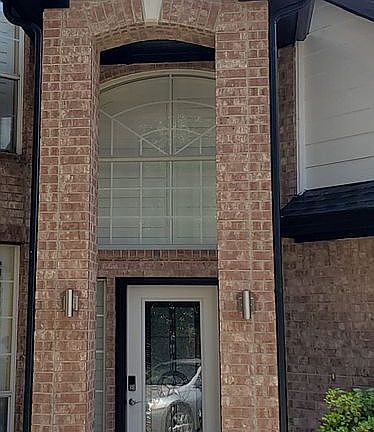 2nd image of 2002 Creekway Dr