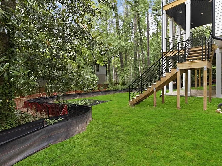 3196 Towerview Dr NE — Photo 49