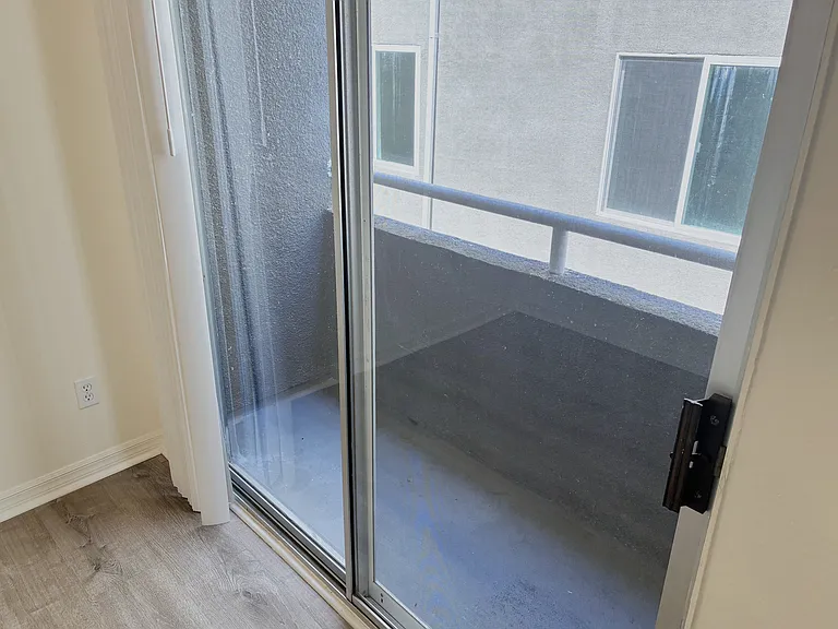 10205 Samoa Ave #104 — Photo 17