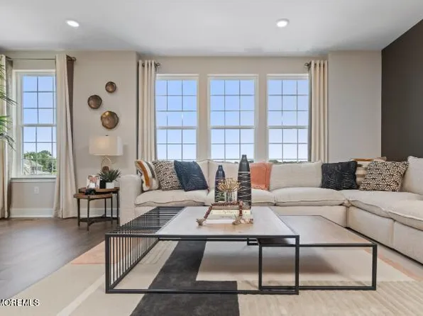 22 Primrose Court, Manalapan, NJ 07726