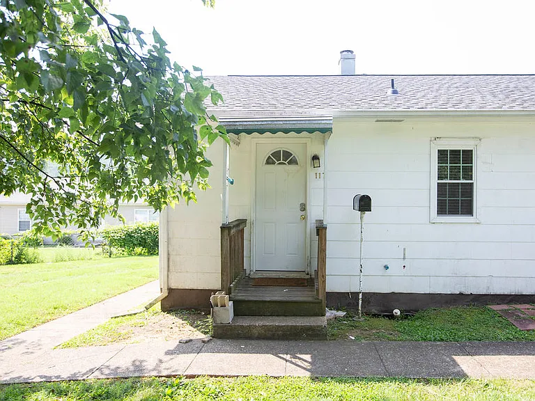 117 S Lansing Rd #117 — Photo 2