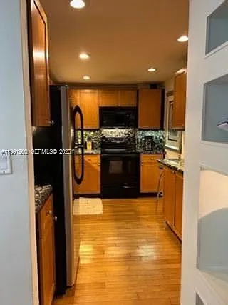 5005 Collins Ave #423 — Photo 12