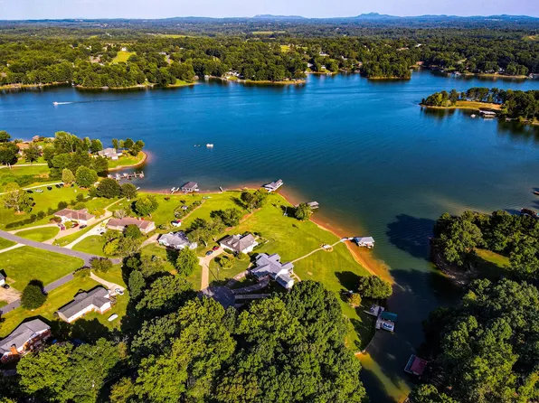 2904 Waterside Dr, Shelby, NC 28150