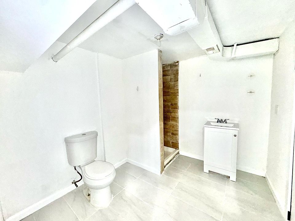 1st image of 227 Wegman Pkwy #103