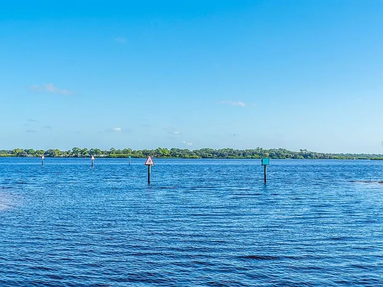 917 Tidewater Shores Loop — Photo 52