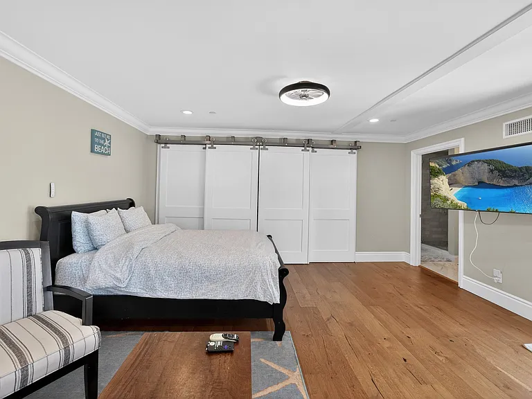 405 Blumont St — Photo 11