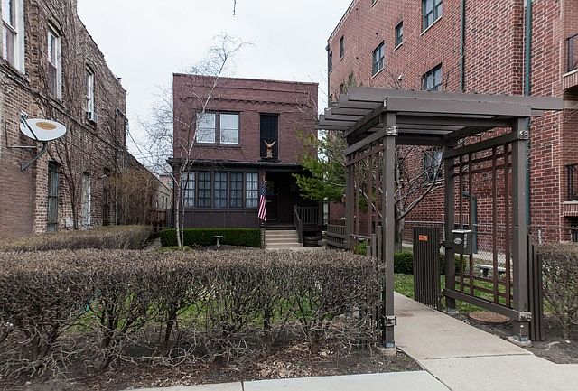 1st image of 2710 W Montrose Ave