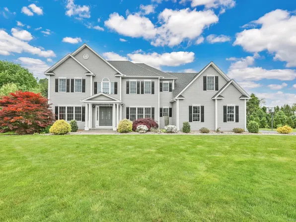 10 Gilbert Lane, South Windsor, CT 06074