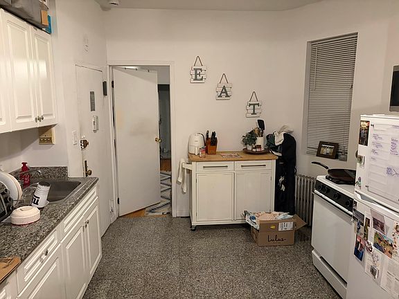 4th image of 232 E 81st St APT 5C