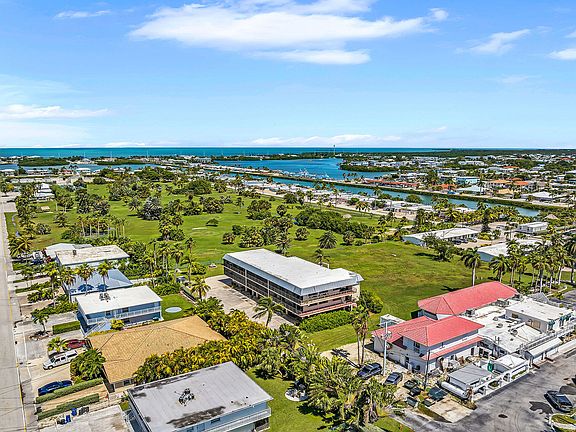 5th image of 720 W Ocean Dr Unit 301