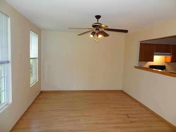 2nd image of 887 Symphony Dr #887