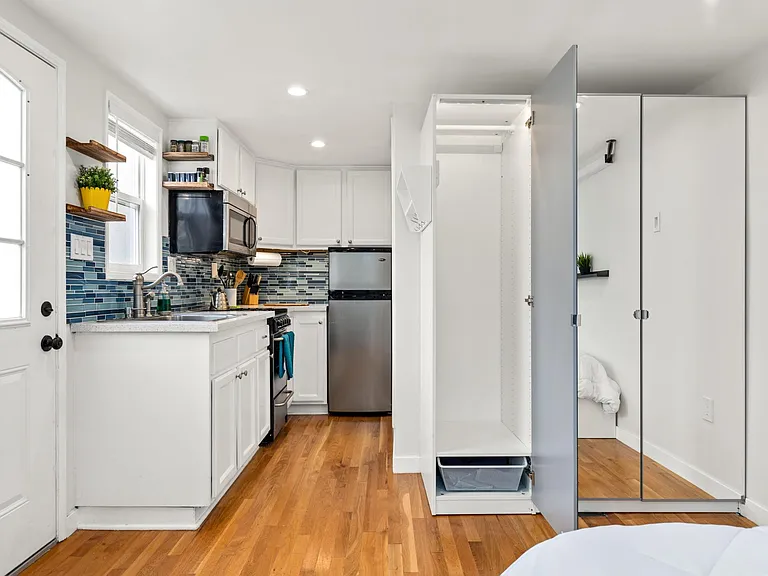 1458 N Newport Ave #1/2 — Photo 9