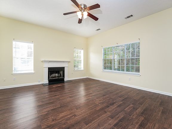 5th image of 725 Stonebrook Dr