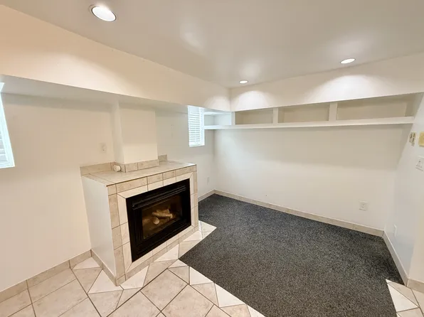 1178 Lincoln Rd #6, Windsor, ON N8Y 2H7