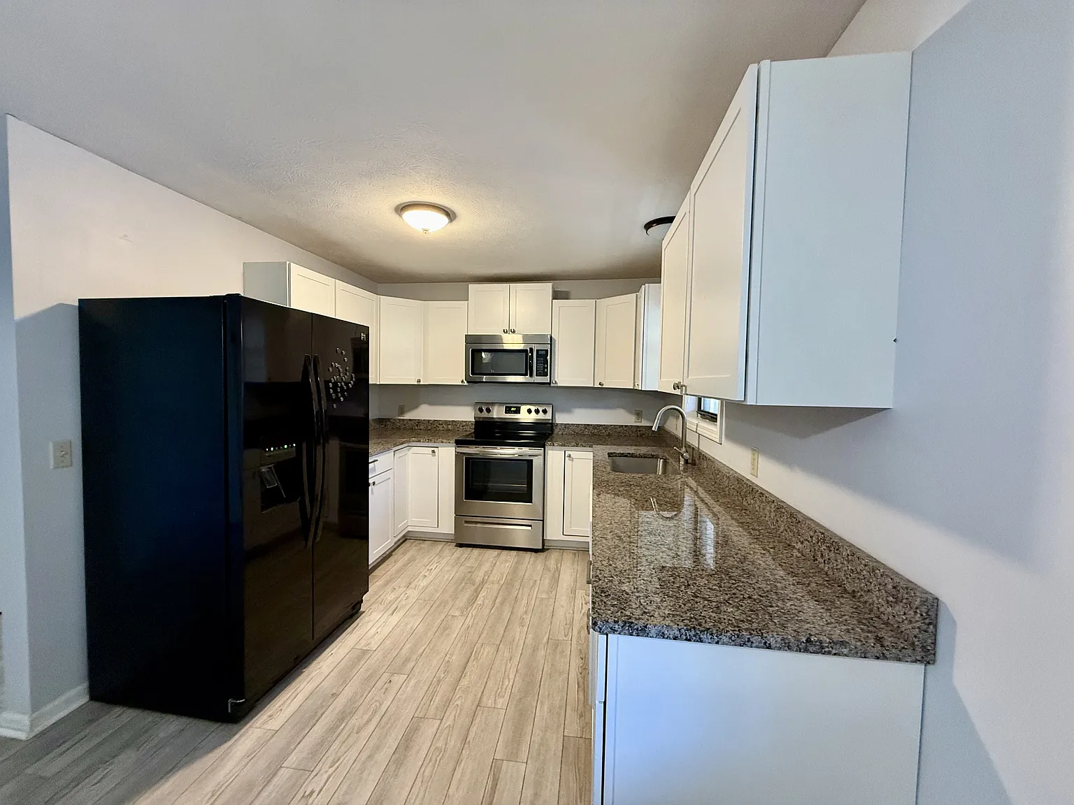 24 Canter Court - 1 — Photo 4
