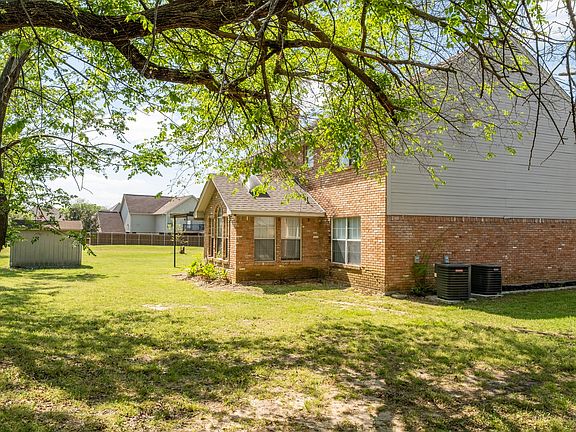 4th image of 5 Griffith Ct