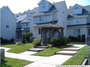 30 Fairlawn Loop, Staten Island, NY 10308