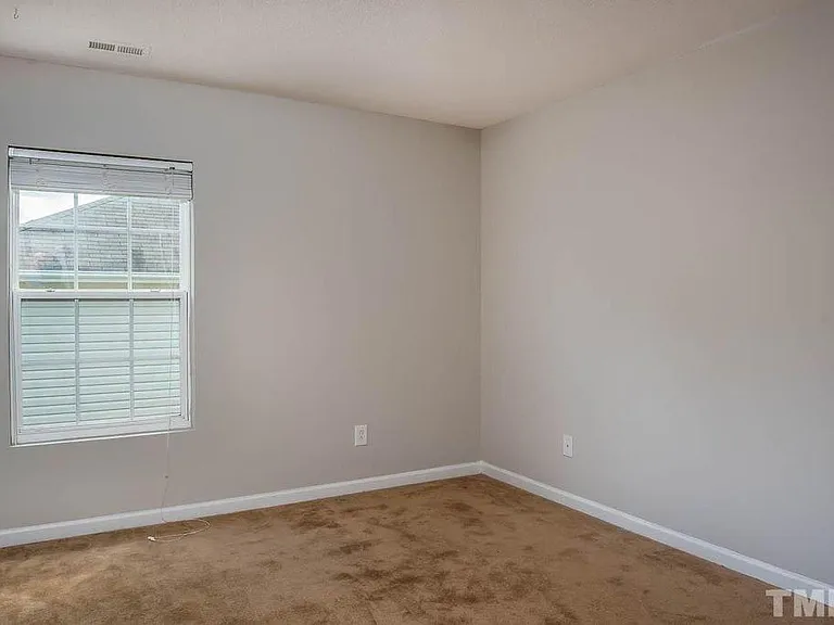 611 Magna Dr — Photo 13