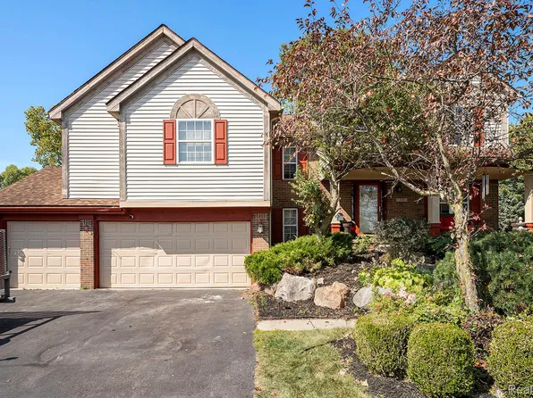 13970 Winding Pond Ln, Belleville, MI 48111