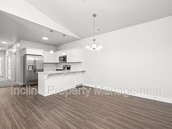 3rd image of 359 W 785 N Unit 301