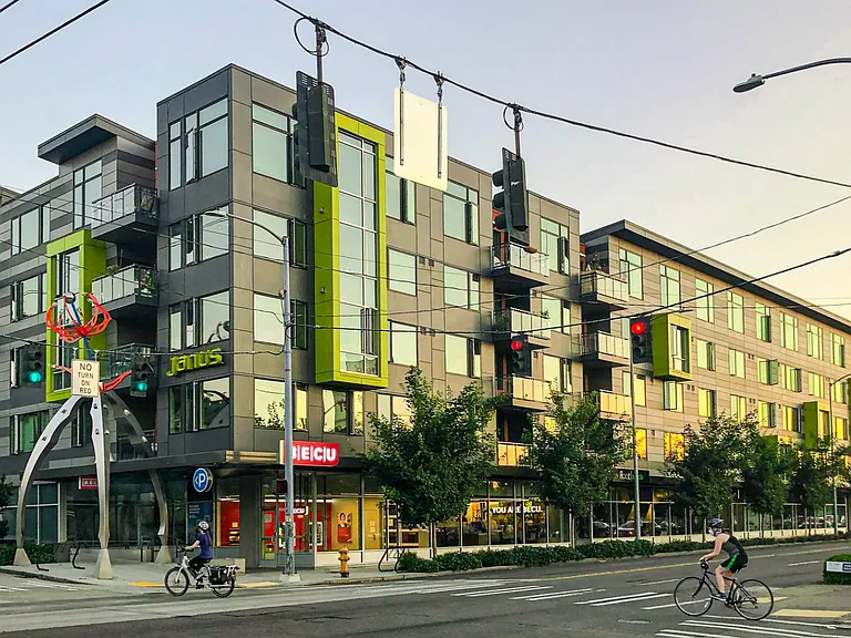 Janus Apartments — Photo 40