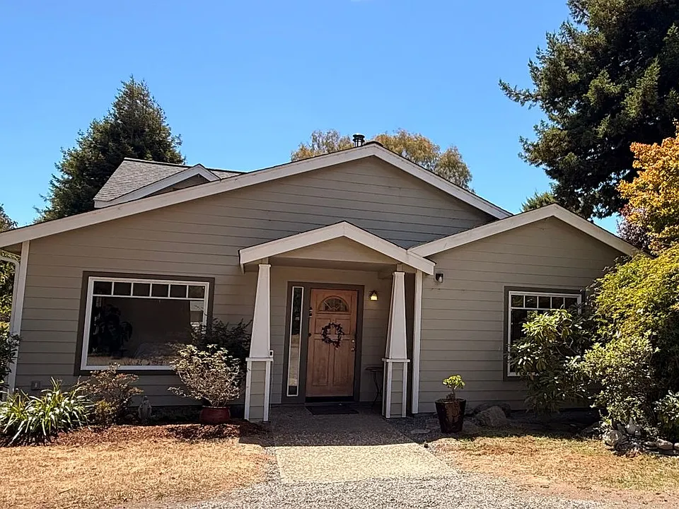 21560 Forster Ln