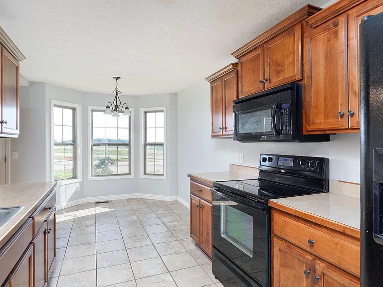 2604 W Garton Rd — Photo 5