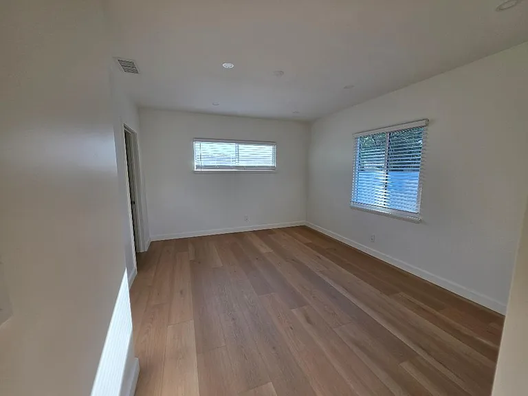 935 Arwin St — Photo 13