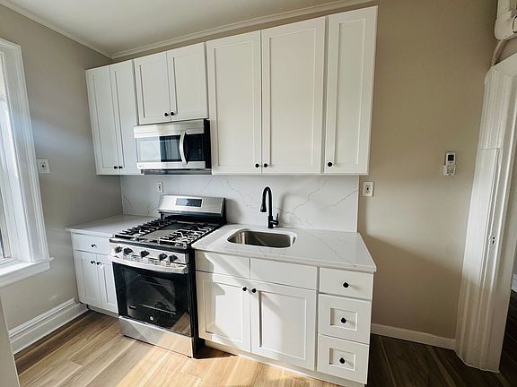 4th image of 863 Avenue C #D5