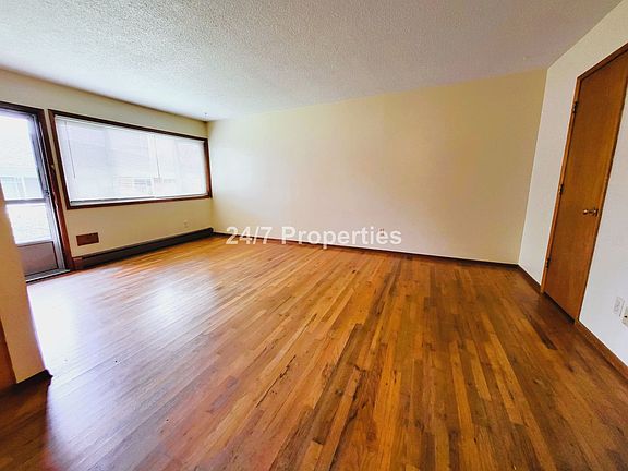 3rd image of 1423-1435 SE Glenwood St #1427