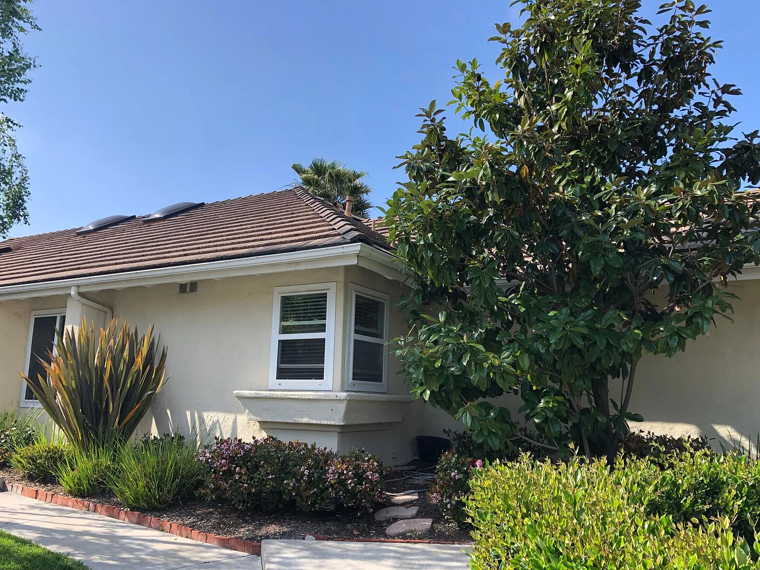 3 bed, 1400 sqft, $5,000 — Photo 2