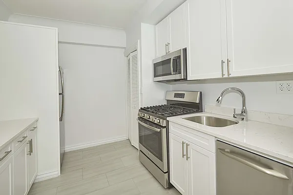 Rented by Brown Harris Stevens | media 19