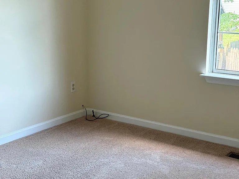 7717 Grace Ave — Photo 11