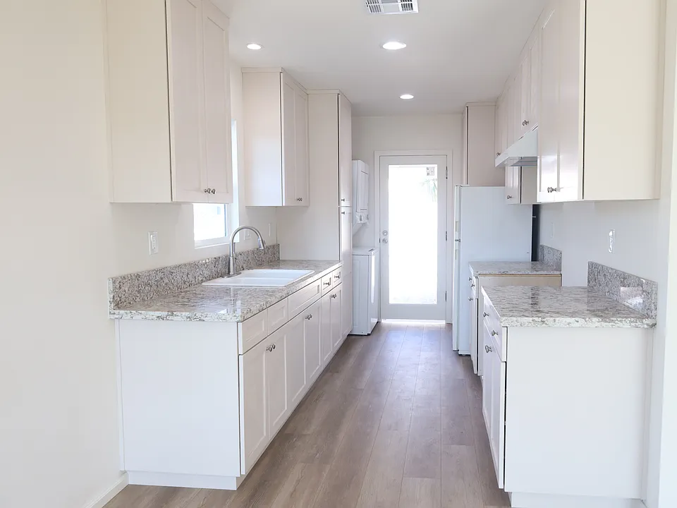 NEW KITCHEN