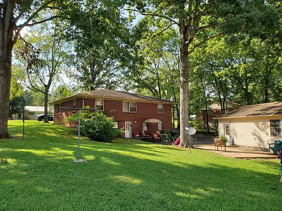 2nd image of 241 Indian Ck Dr