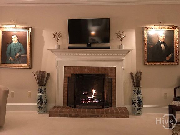 4th image of 135 S Stratford Drive