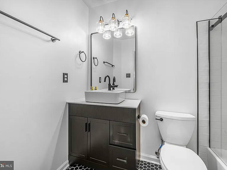 11304 Southlakes Dr — Photo 19