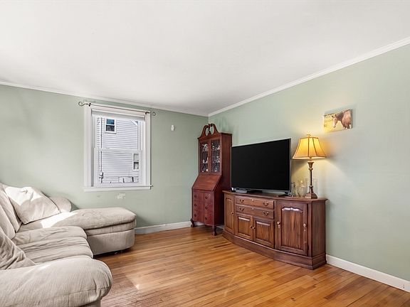 5th image of 35 Macarthur Rd