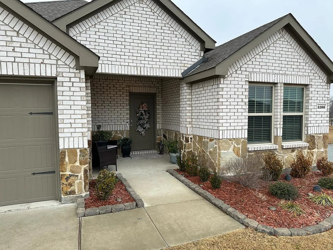 3 bed, 1643 sqft, $2,150 — Photo 2