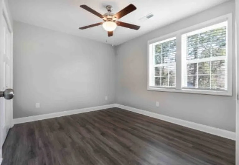1130 W Indiana Ave — Photo 19